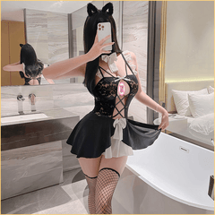 蕾丝花纹开胸绑带猫女郎