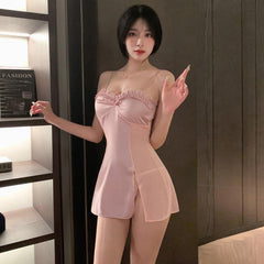 花边饰胸裸背透臀睡裙