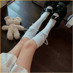 立体刺绣蝴蝶中筒袜