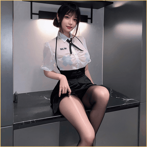 前胸抽褶透身学院风套装